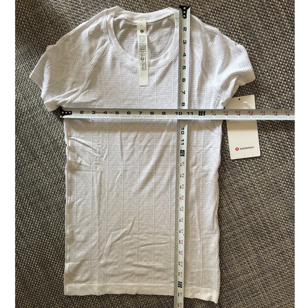 LULULEMON NWT Swiftly Pointelle Short-Sleeve Shirt Hip Herringbone Dot White 4 - Picture 3 of 3